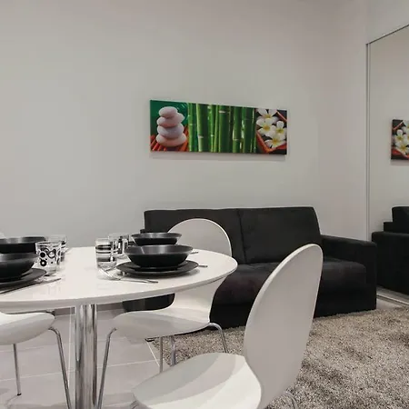 Renting - Gallo - New Modern Loft Old Town Massena Apartment