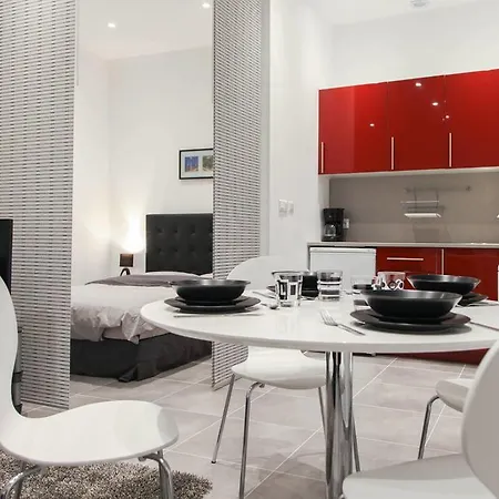 Renting - Gallo - New Modern Loft Old Town Massena Daire *